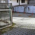 Sani Free Parking *