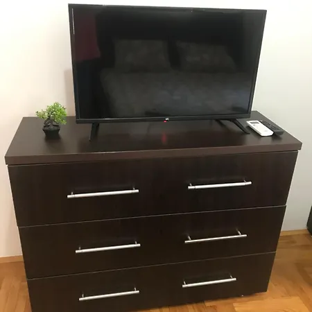 Sani Free Parking Apartment