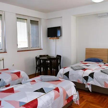 Sani Free Parking * スコピエ